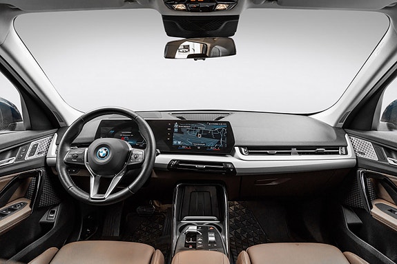 BMW iX1 19 of 30