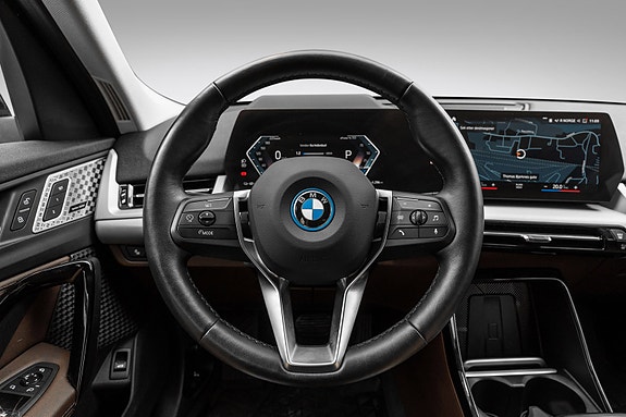 BMW iX1 20 of 30