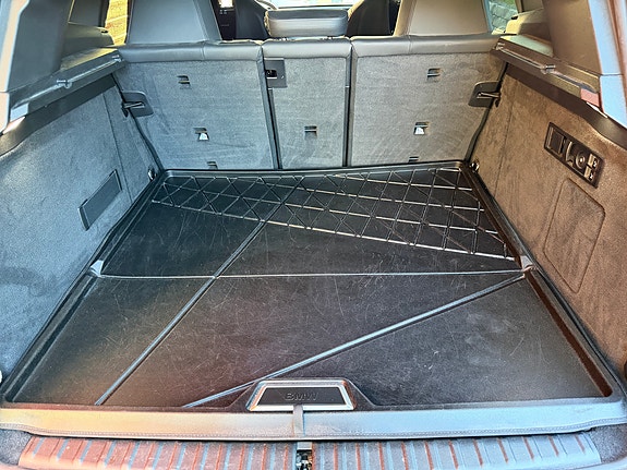 BMW iX 13 of 14