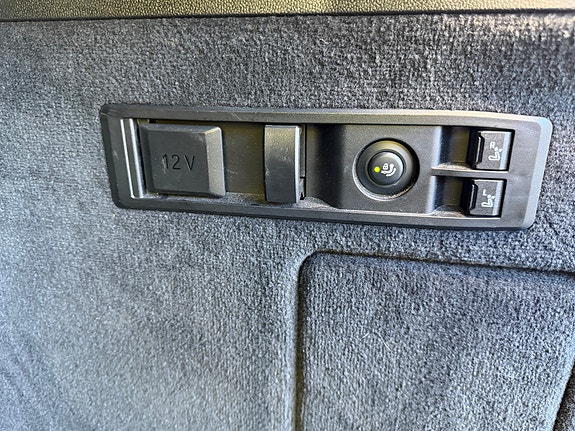 BMW iX 14 of 14