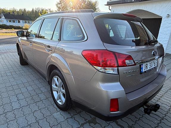 Subaru Outback 4 of 30