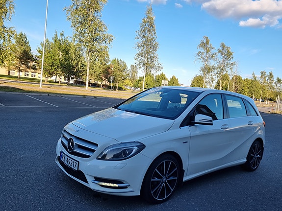 Mercedes-Benz B180 d 5 of 25