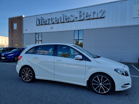 Mercedes-Benz B180 d 3 of 25