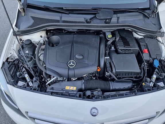 Mercedes-Benz B180 d 24 of 25