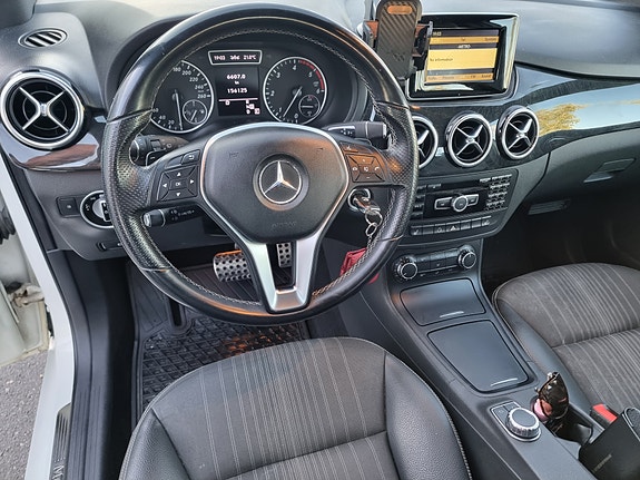 Mercedes-Benz B180 d 23 of 25