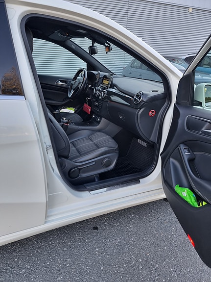 Mercedes-Benz B180 d 14 of 25