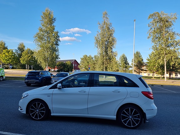 Mercedes-Benz B180 d 6 of 25