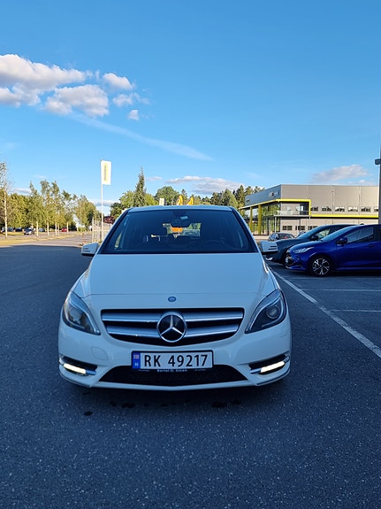 Mercedes-Benz B180 d 4 of 25