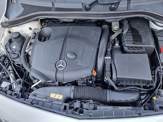Mercedes-Benz B180 d 25 of 25