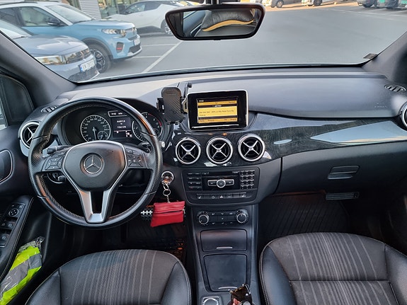 Mercedes-Benz B180 d 18 of 25