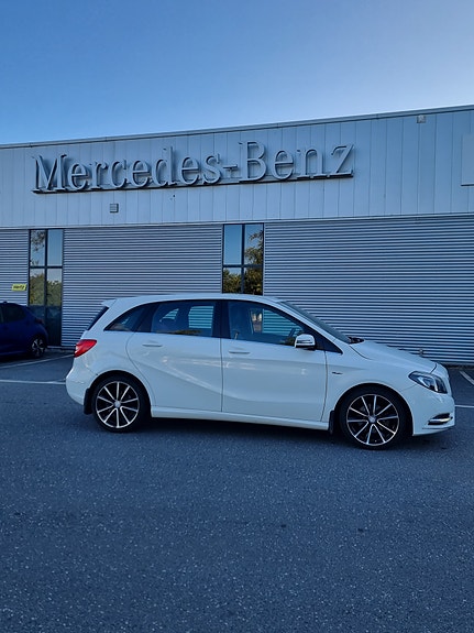 Mercedes-Benz B180 d 10 of 25