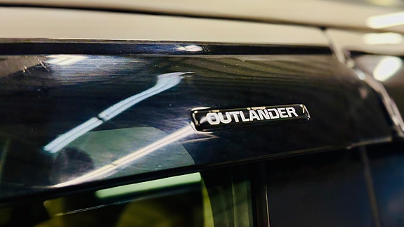 Mitsubishi Outlander 13 of 30