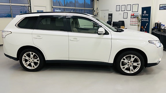 Mitsubishi Outlander 3 of 30