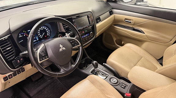 Mitsubishi Outlander 16 of 30