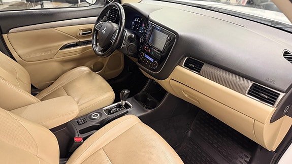 Mitsubishi Outlander 23 of 30