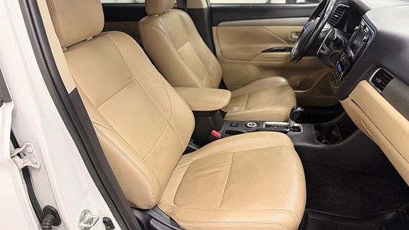 Mitsubishi Outlander 20 of 30