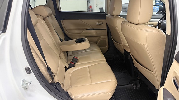 Mitsubishi Outlander 21 of 30