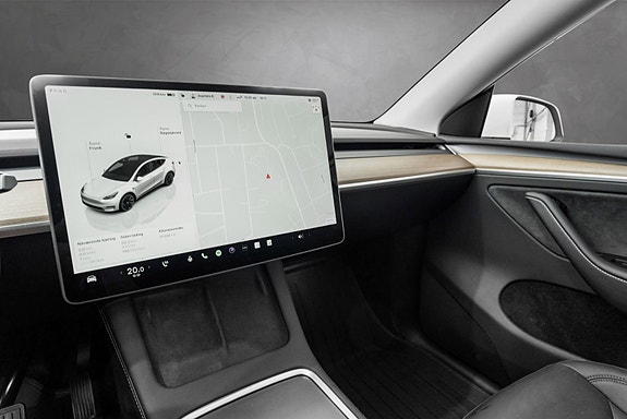 Tesla Model Y 12 of 22