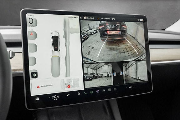 Tesla Model Y 14 of 22