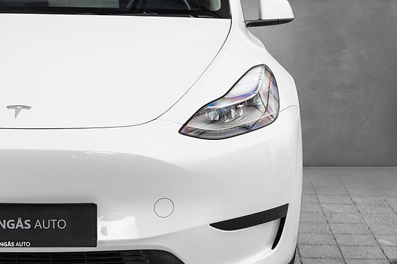 Tesla Model Y 4 of 22