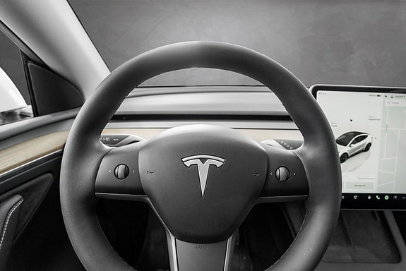 Tesla Model Y 11 of 22
