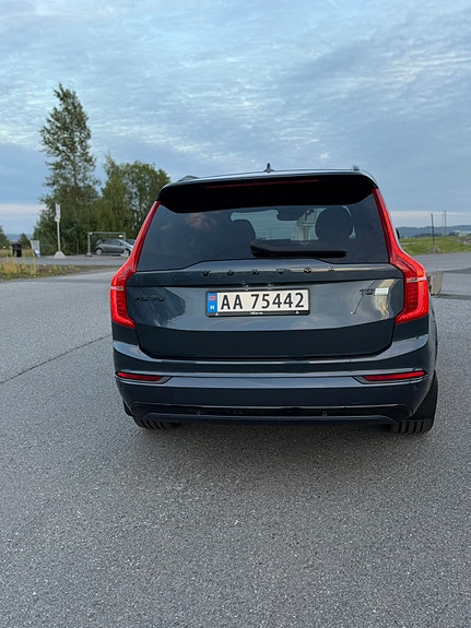 Volvo XC90 4 of 12