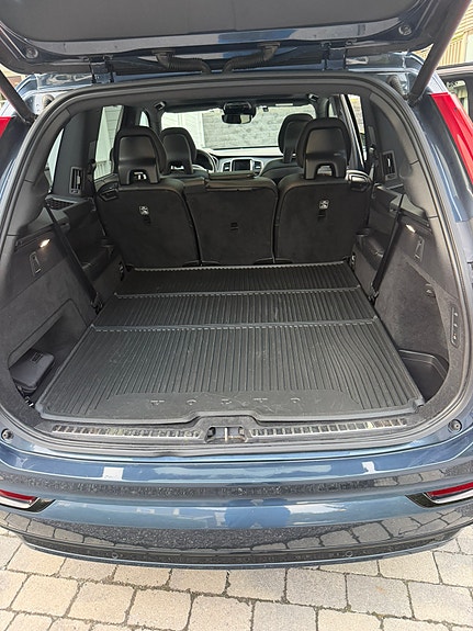 Volvo XC90 9 of 12