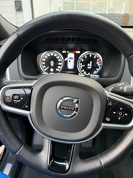 Volvo XC90 5 of 12