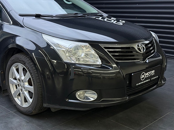 Toyota Avensis 3 of 30