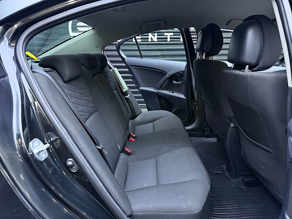 Toyota Avensis 22 of 30