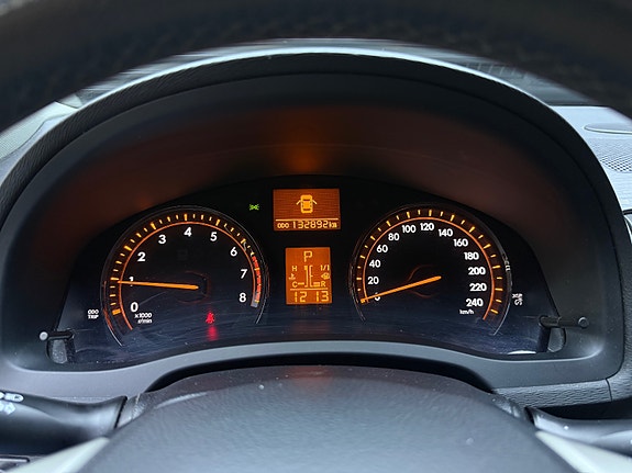 Toyota Avensis 15 of 30