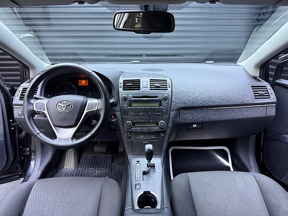 Toyota Avensis 9 of 30