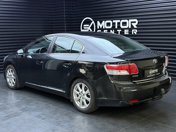 Toyota Avensis 2 of 30