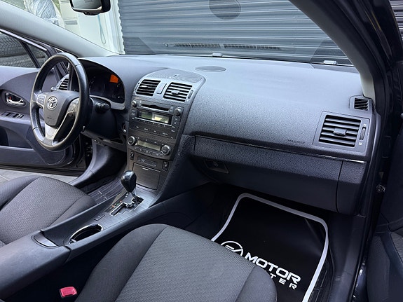 Toyota Avensis 11 of 30