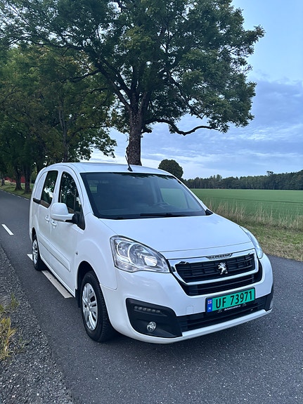 Peugeot Partner 2 of 22