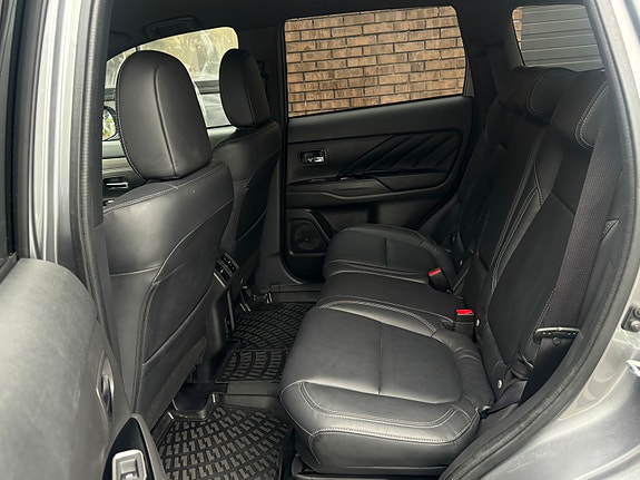 Mitsubishi Outlander 24 of 30