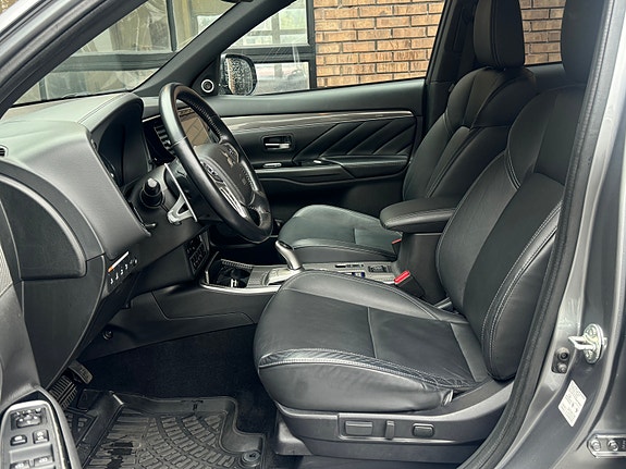 Mitsubishi Outlander 13 of 30