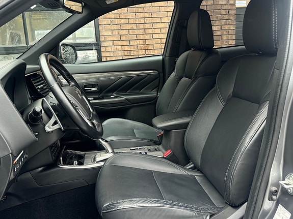 Mitsubishi Outlander 14 of 30