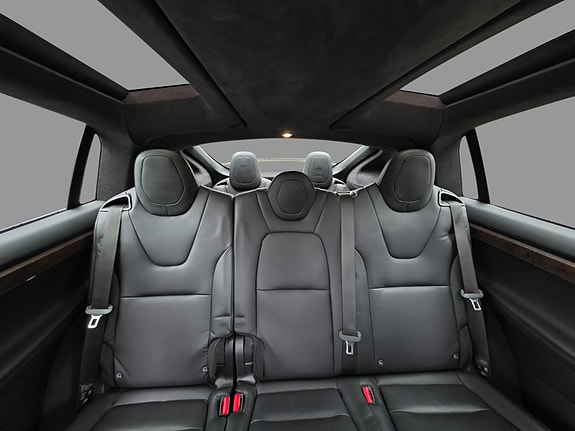 Tesla Model X 14 of 27