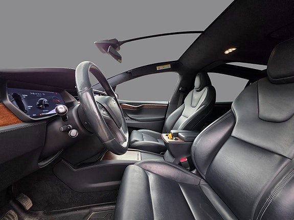 Tesla Model X 9 of 27