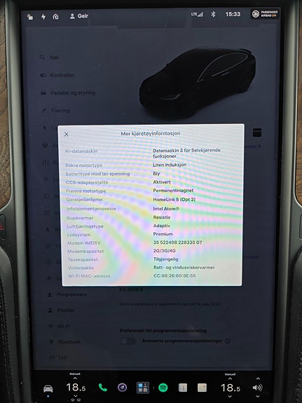Tesla Model X 20 of 27