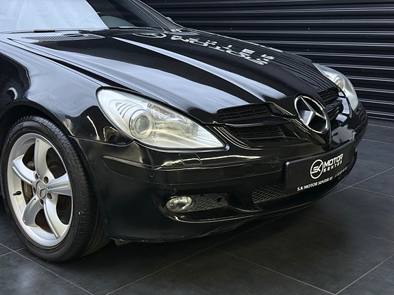 Mercedes-Benz SLK350 3 of 27