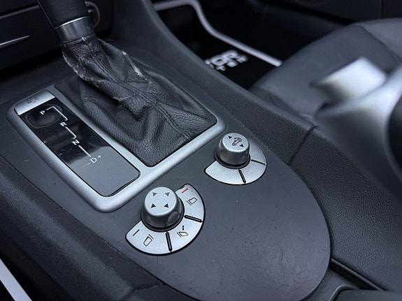 Mercedes-Benz SLK350 15 of 27