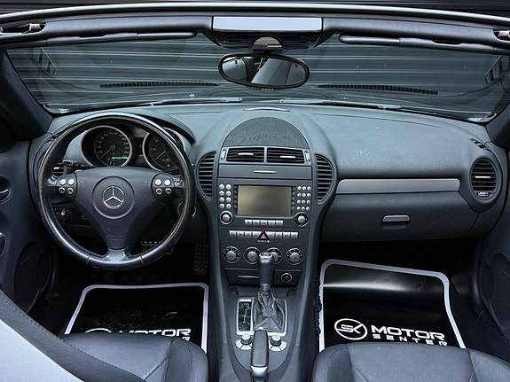 Mercedes-Benz SLK350 7 of 27