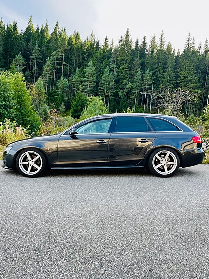 Audi A4 5 of 30