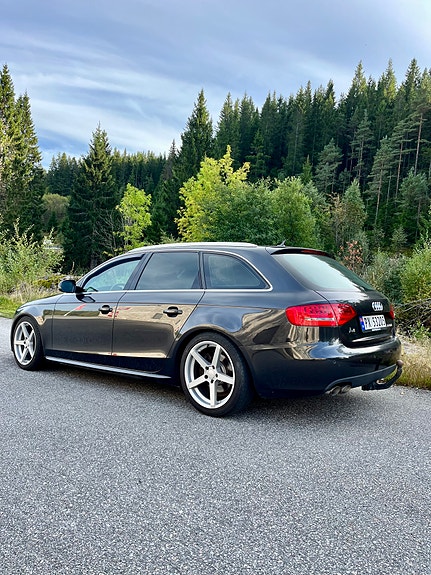 Audi A4 6 of 30