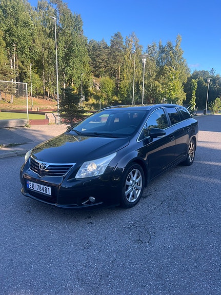 Toyota Avensis 2 of 22