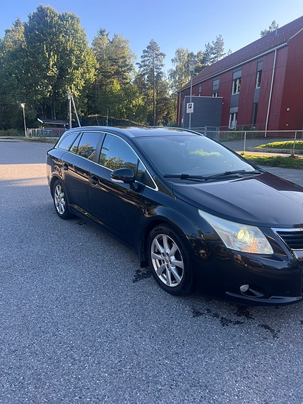Toyota Avensis 4 of 22