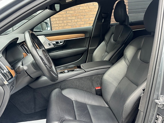 Volvo V90 14 of 30