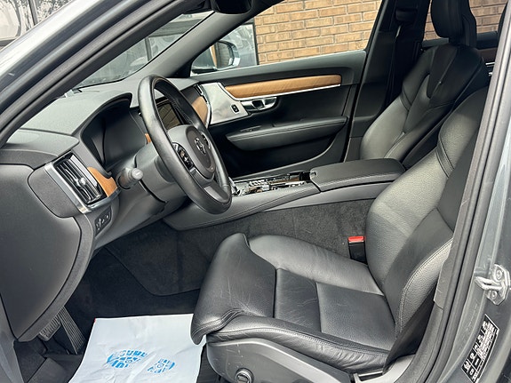 Volvo V90 13 of 30
